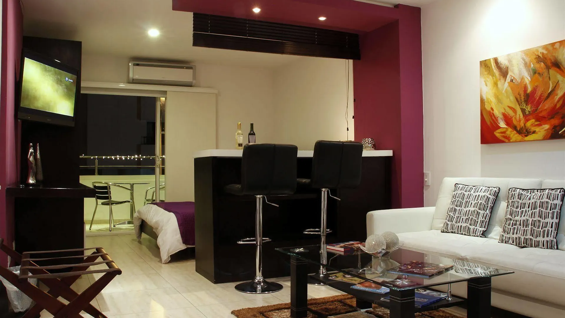 Aqua Granada Hotel 칼리